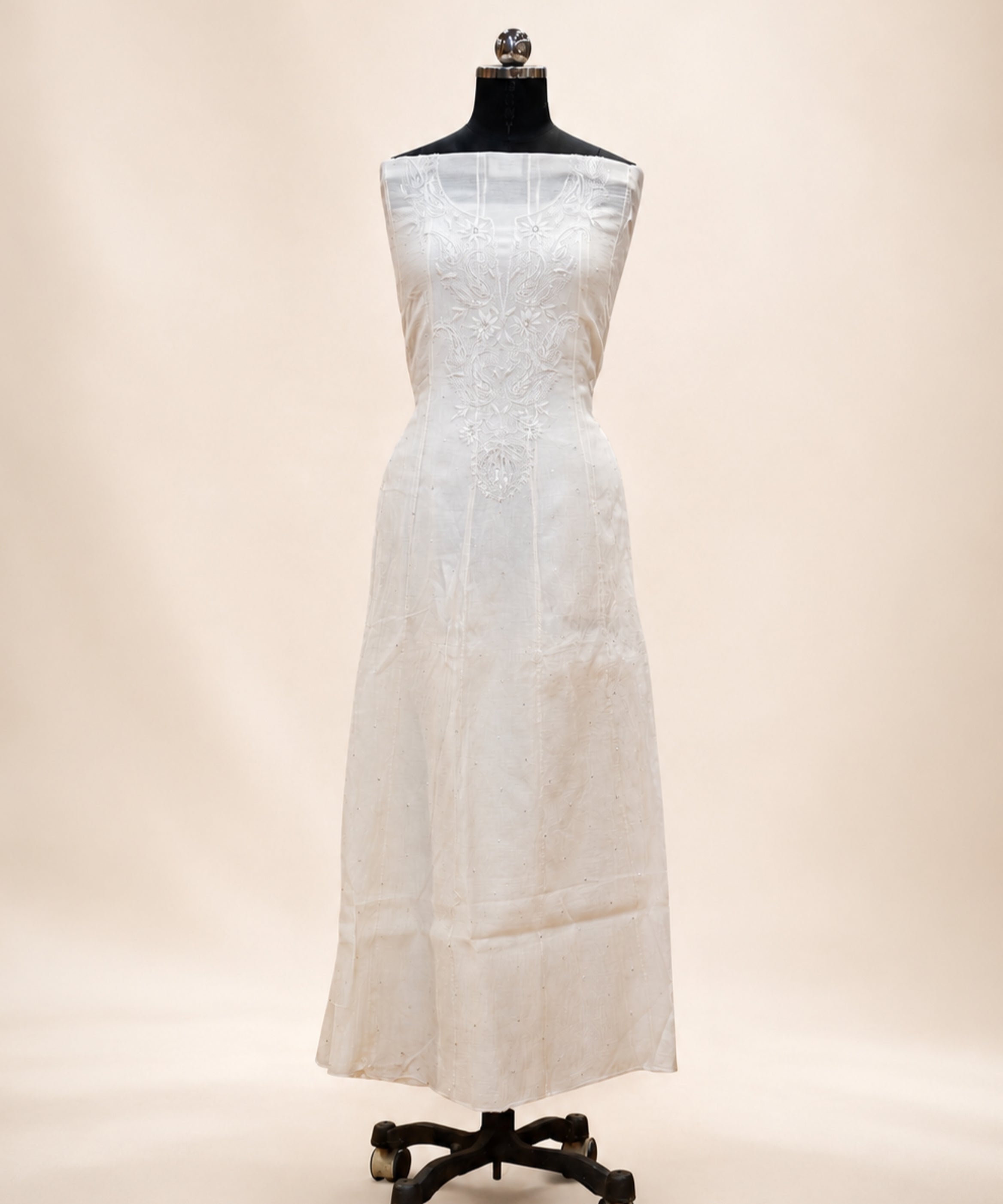 dyeable mal chanderi chikankari syuit dupatta