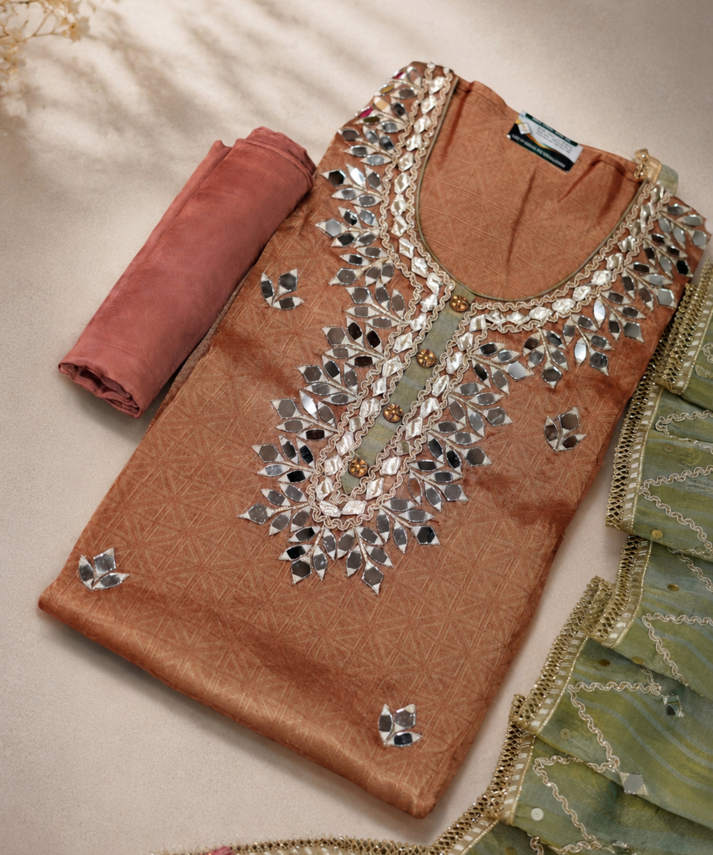 dyeable mal chanderi chikankari syuit dupatta
