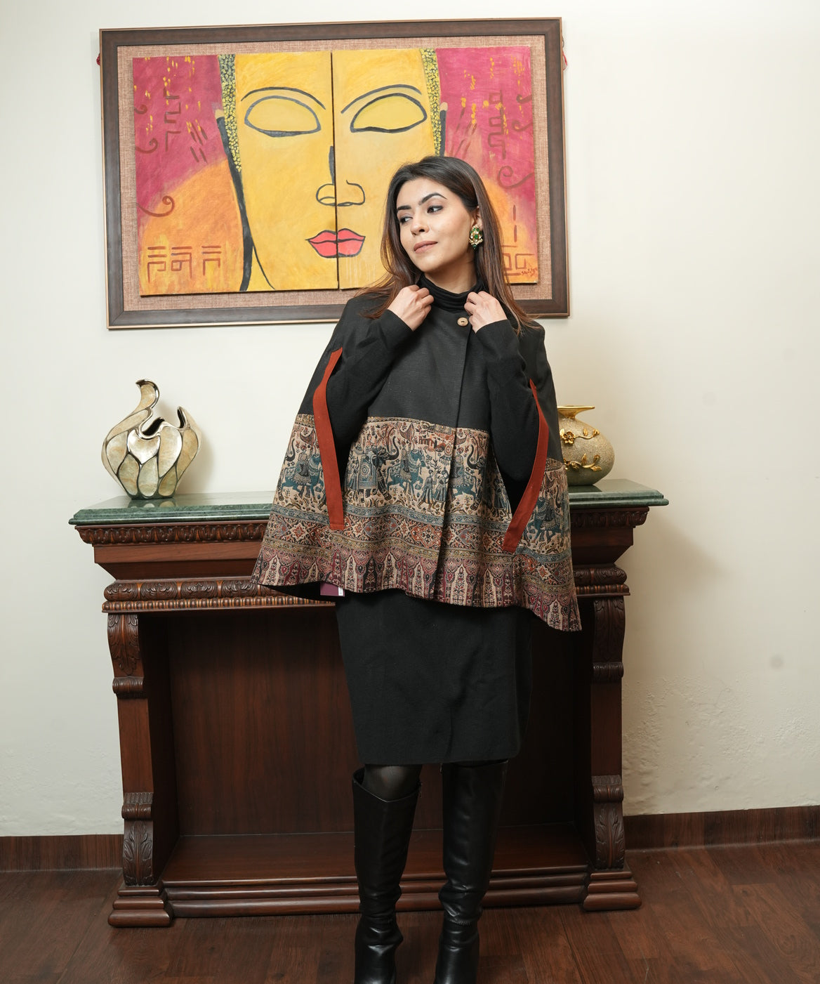 Majestic Pashmina Cape with Intricate Ethnic Border and Coordinated Pants