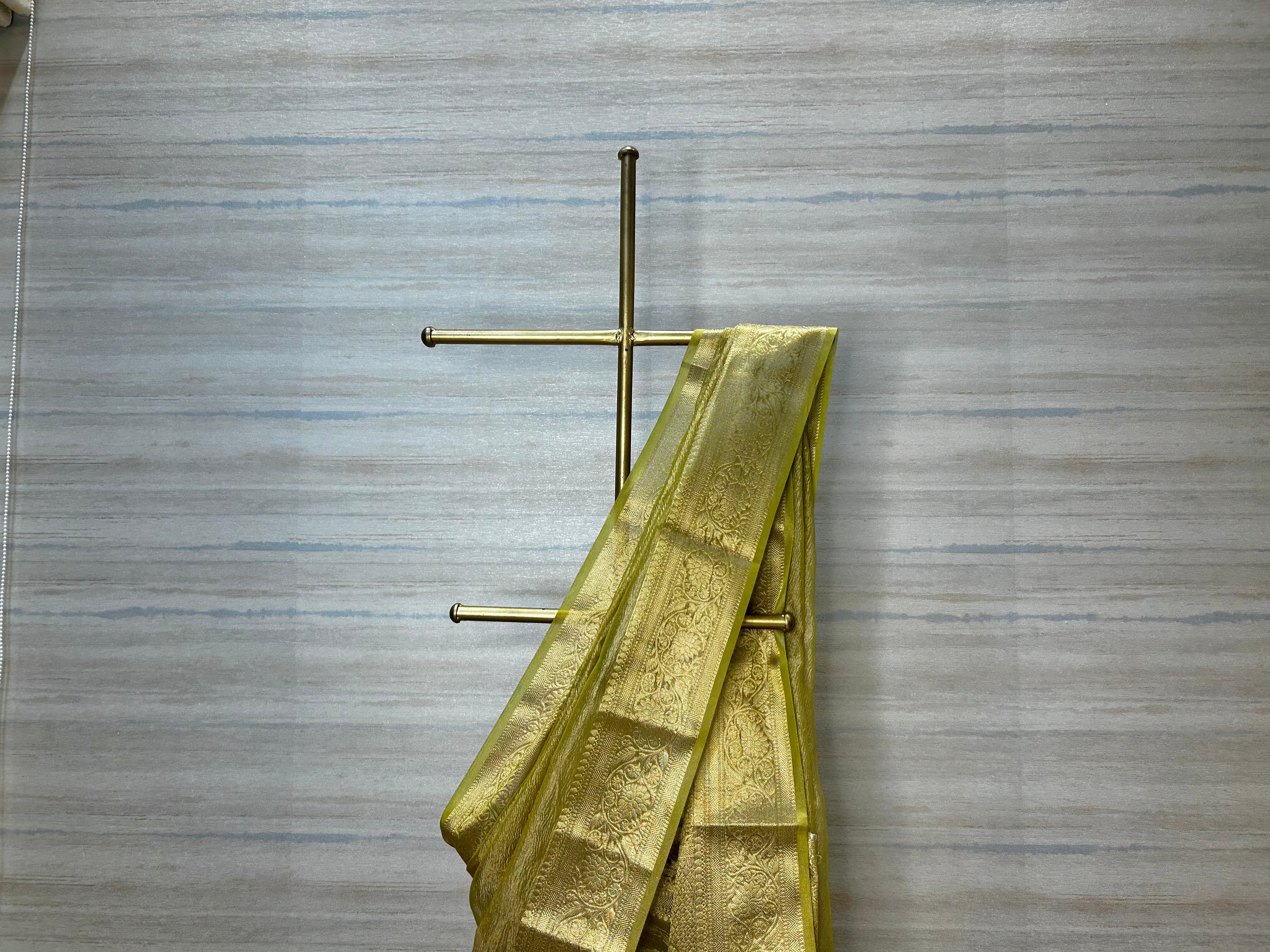 Banarasi Green Wrinkled Tissue Organza Silk Saree